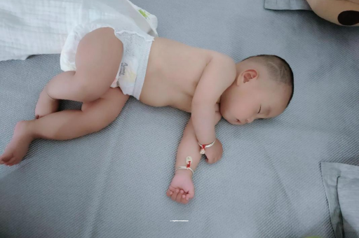 宜昌宝宝流白色粘鼻涕